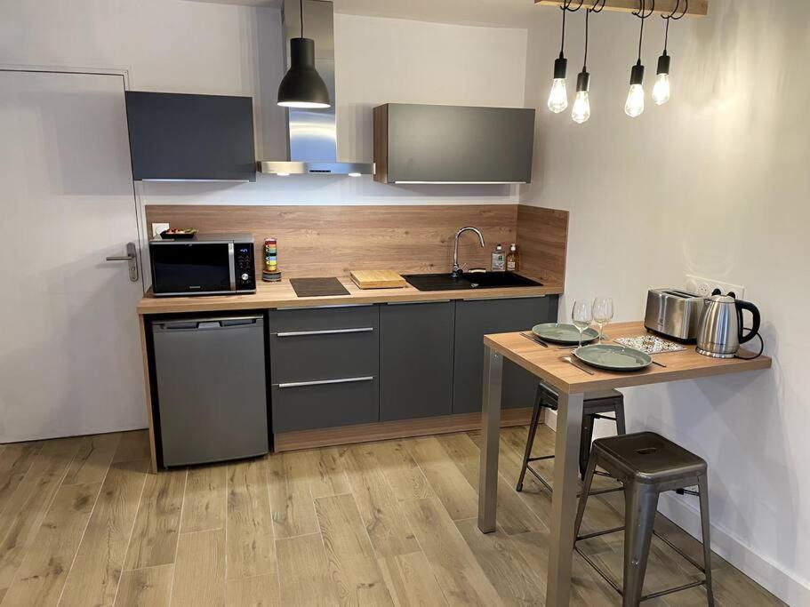 Alp Chartres - Cosy Studio Au Coeur De Chartres Avec Parking Dış mekan fotoğraf
