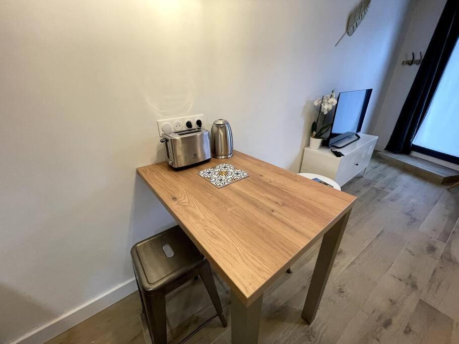 Alp Chartres - Cosy Studio Au Coeur De Chartres Avec Parking Dış mekan fotoğraf